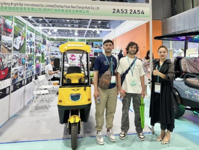 New food delivery vehicles shine at the exhibition